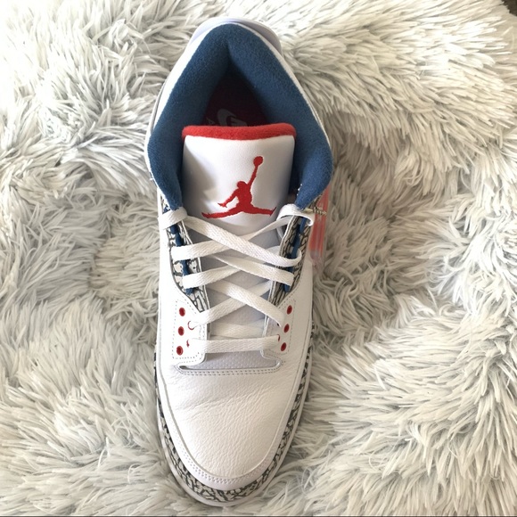 US13 - 2016 Jordan 5 "True Blue" w/OG box - Pre-owned (9.9 / 10 condition) - Picture 3 of 8